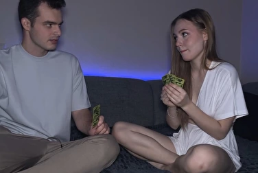 Бля, забыла — с другом же на секс играли, а я проиграла 😳